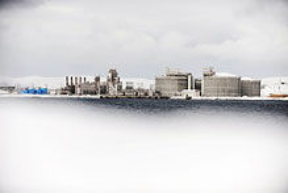 Olje- og gassproduksjonen i Arktis vil flytte seg til havs, men utslippene fra aktiviteten ventes å reduseres. På bildet vises naturgassfeltet Snøhvit på Melkøya ved Hammerfest.