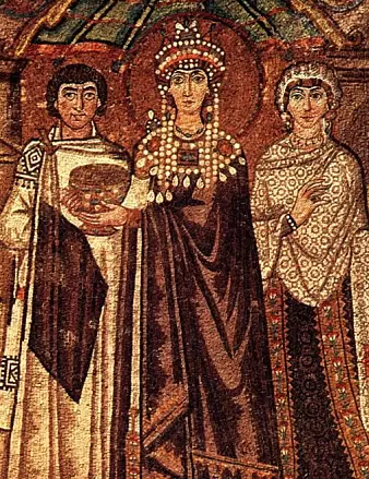 En framstilling av Theodora, gift med keiser Justitian, kledd i purpur. Click to add image caption