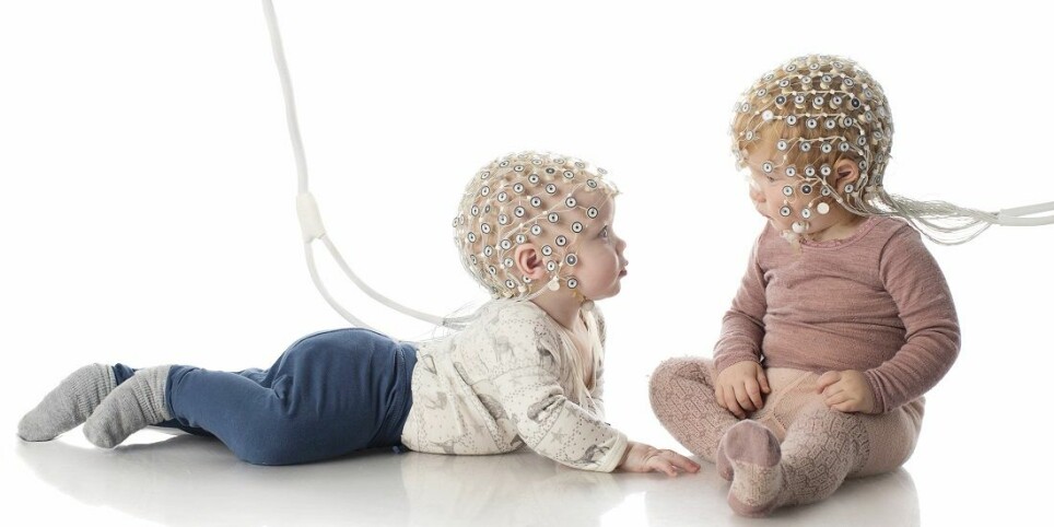Professor Audrey van der Meer believes that even newborns need to be stimulated and challenged so that their brain development can take off.