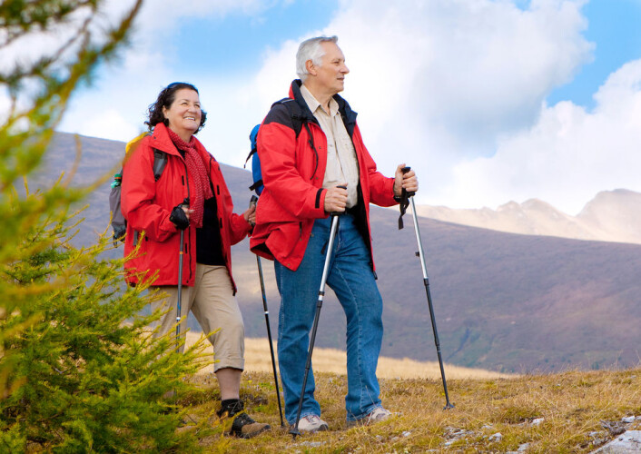 Jo eldre vi blir, jo viktigere er mosjon. Og en tur i marka er minst like sunt som en økt i treningsstudioet, ifølge forsker. (Foto: Shutterstock) Jo eldre vi blir, jo viktigere er mosjon. Og en tur i marka er minst like sunt som en økt i treningsstudioet, ifølge forsker. (Foto: Shutterstock)