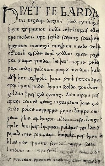 Her er den første siden i Beowulf-kopien fra 1000-tallet. Denne utgaven ble trolig nedskrevet ved hoffet til Knut den mektige (Knut den store), konge av Danmark og England. Han var også Norges overherre fra 1028 til 1035. Her er den første siden i Beowulf-kopien fra 1000-tallet. Denne utgaven ble trolig nedskrevet ved hoffet til Knut den mektige (Knut den store), konge av Danmark og England. Han var også Norges overherre fra 1028 til 1035.