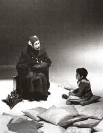 "Oppsetning av Lille Eyolf i Iran." "Oppsetning av Lille Eyolf i Iran."