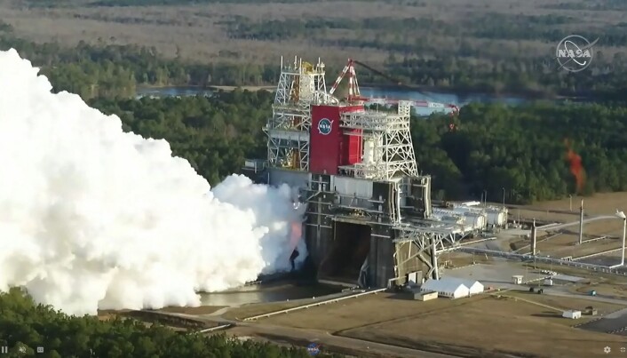 Her testes rakettmotorene i januar, 2021. Testen måtte avbrytes mye tidligere enn planlagt. Her testes rakettmotorene i januar, 2021. Testen måtte avbrytes mye tidligere enn planlagt.