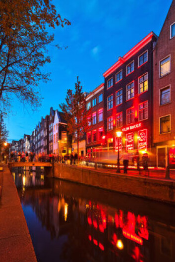 Red Light District i Amsterdam er et av verdens mest kjente prostitusjonsstrøk. (Foto: iStockphoto) Red Light District i Amsterdam er et av verdens mest kjente prostitusjonsstrøk. (Foto: iStockphoto)