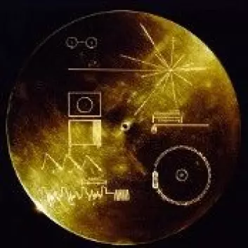 Om bord i Voyager 1 er ei gullplate med blant annet bilder og innspillinger av lyder og musikk fra Jorda. (Foto: NASA)