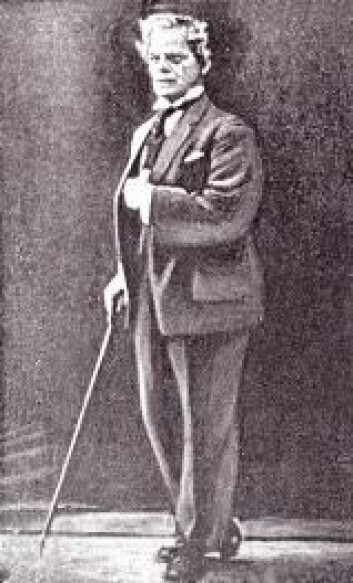 "Fra den første oppsetningen av Ibsen i Iran, 1909." "Fra den første oppsetningen av Ibsen i Iran, 1909."
