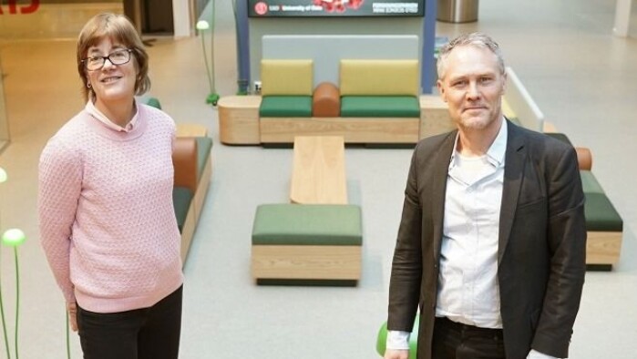 Læringprofessor ved FIKS, Øystein Gilje, og skoleleder og ressursleder ved FIKS, Ann Michaelsen. Læringprofessor ved FIKS, Øystein Gilje, og skoleleder og ressursleder ved FIKS, Ann Michaelsen.