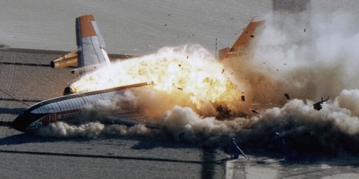 Når politikken buklander, er det lettere å bortforklare årsaken enn for en flypilot. Dette bildet er tatt under et kontrollert eksperiment av NASA i 1984. (Foto: NASA/Wikimedia Commons) Når politikken buklander, er det lettere å bortforklare årsaken enn for en flypilot. Dette bildet er tatt under et kontrollert eksperiment av NASA i 1984. (Foto: NASA/Wikimedia Commons)