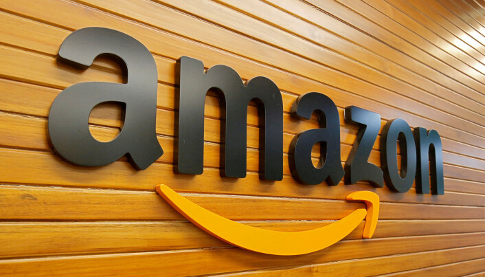 Det jobber mer enn en million mennesker i selskapet Amazon. Det jobber mer enn en million mennesker i selskapet Amazon.