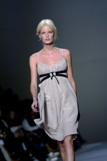 Er modellen objekt eller subjekt? Denne modellens navn var ikke å finne hos bildebyrået, men kjolen hun har på seg er fra den svenske designeren Filippa K. (Foto: SCANPIX) Er modellen objekt eller subjekt? Denne modellens navn var ikke å finne hos bildebyrået, men kjolen hun har på seg er fra den svenske designeren Filippa K. (Foto: SCANPIX)