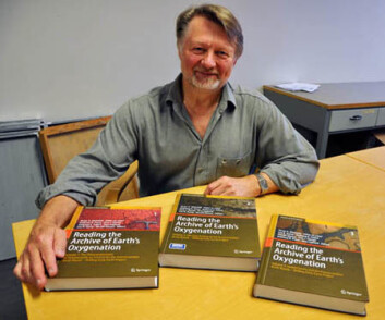 - Nå er arbeidet publisert, fastslår Victor Melezhik. Han er svært tilfreds med resultatet. (Foto: Gudmund Løvø/NGU) - Nå er arbeidet publisert, fastslår Victor Melezhik. Han er svært tilfreds med resultatet. (Foto: Gudmund Løvø/NGU)
