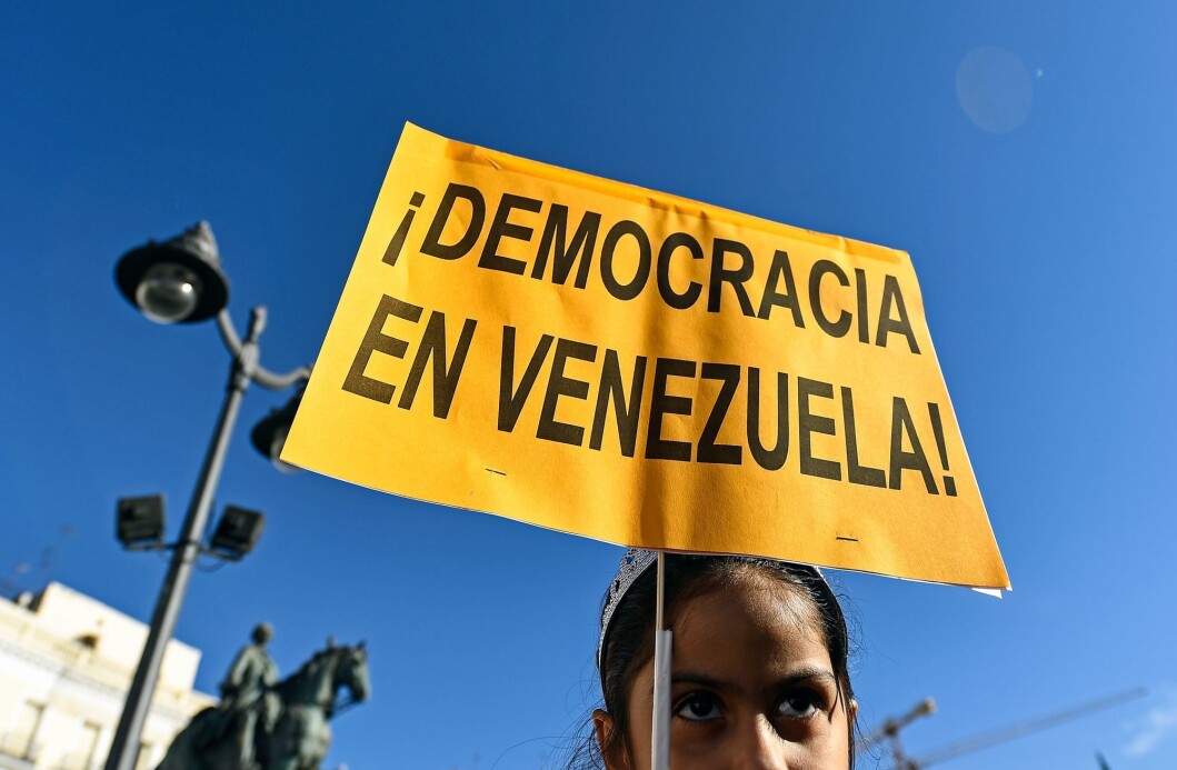 I Venezuela ble diktatoren Nicolas Maduro i 2019 på nytt valgt til president i et valg som ble stemplet som juks av både EU, OAS (Organisasjonen av amerikanske stater) og USA. I Venezuela ble diktatoren Nicolas Maduro i 2019 på nytt valgt til president i et valg som ble stemplet som juks av både EU, OAS (Organisasjonen av amerikanske stater) og USA.
