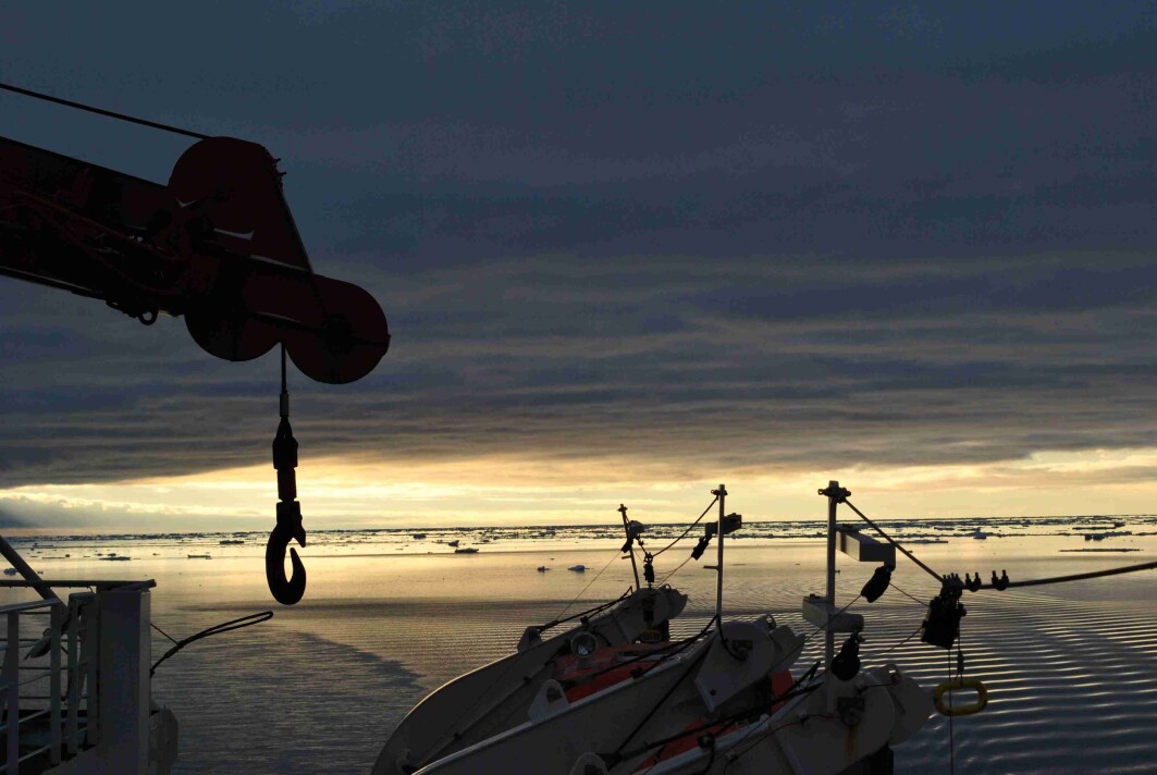 Morgenutsikt fra broen på forskningsskipet Polarstern. Morgenutsikt fra broen på forskningsskipet Polarstern.
