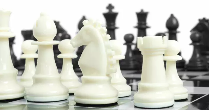 I teorien er sjakk bare en forvokst versjon av bondesjakk, bare med utrolig mange flere mulige trekk. (Foto: Colourbox.com)