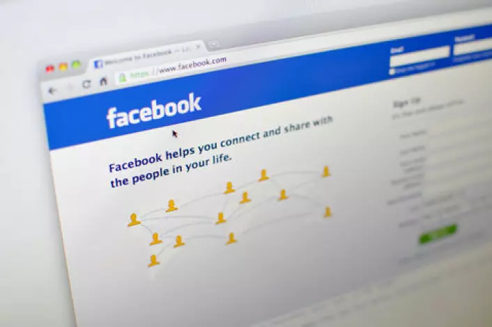 Facebook er viktig for unge pasienter. (Foto: Shutterstock)