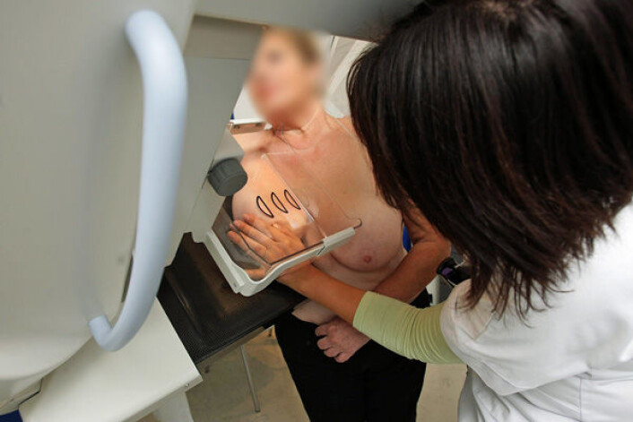 Mammografi til store befolkningsgrupper har i følge ny studie ikke gitt resultater i form av redusert dødelighet av brystkreft i Norge og Sverige. (Foto: Colourbox) Mammografi til store befolkningsgrupper har i følge ny studie ikke gitt resultater i form av redusert dødelighet av brystkreft i Norge og Sverige. (Foto: Colourbox)