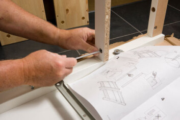 Ikea-effekten avsløres: Kundene gjør jobben og liker det. (Illustrasjonsfoto: iStockphoto) Ikea-effekten avsløres: Kundene gjør jobben og liker det. (Illustrasjonsfoto: iStockphoto)