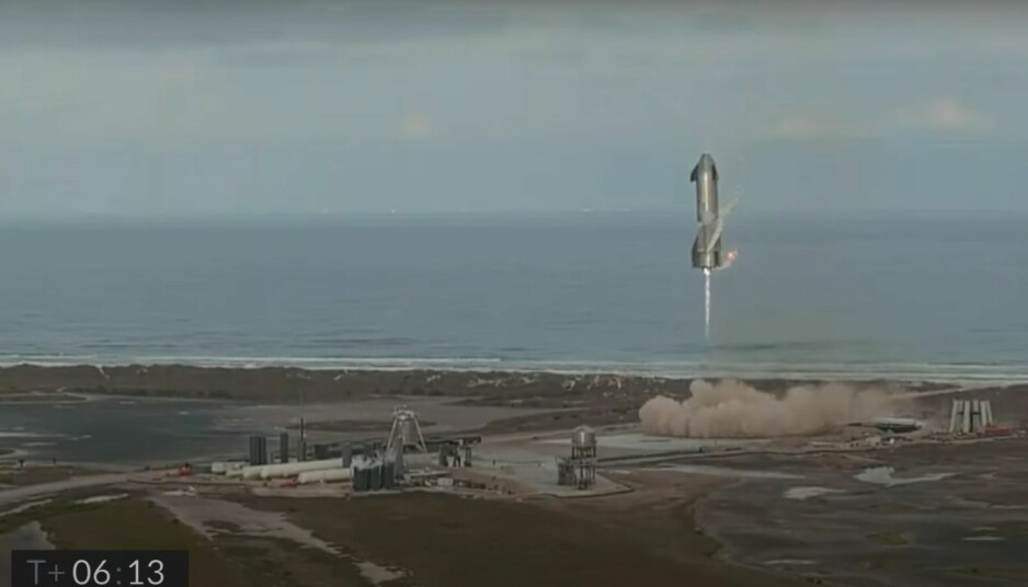 Her lander test-romskipet SN10. Noen minutter senere eksploderte raketten.