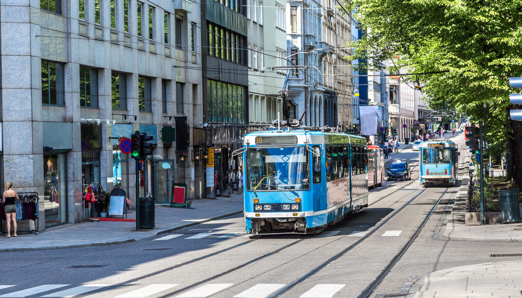 Først når man bor så tett som i indre Oslo, overgår andelen kollektivreiser bilbruken. Først når man bor så tett som i indre Oslo, overgår andelen kollektivreiser bilbruken.