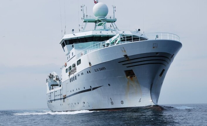 Majestetisk fosser G. O. Sars frem, og skipet kan manøvreres i ganske små områder om det trengs. En sildestim er likevel et lite og ganske vanskelig mål å treffe. (Foto: Hanne Østli Jakobsen) Majestetisk fosser G. O. Sars frem, og skipet kan manøvreres i ganske små områder om det trengs. En sildestim er likevel et lite og ganske vanskelig mål å treffe. (Foto: Hanne Østli Jakobsen)