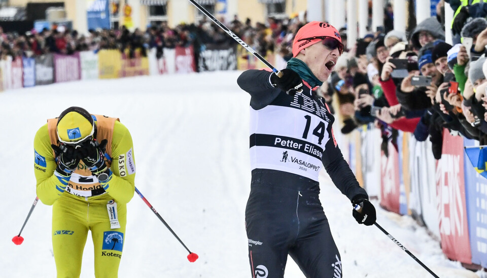 Norske Petter Eliassen vant herreklassen i Vasaloppet 2020 etter en spurt mot svenske Stian Hoelgaard.