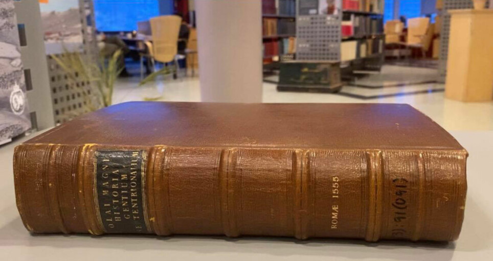 Et eksemplar av Olaus Magnus sitt bokverk «Historien om de nordiske folk» fra 1555 er å finne i polararkivet ved Norsk Polarinstitutt.