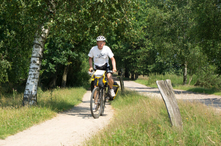 Hvor har det blitt av akselerasjonen? Jeg ser den ikke noe sted. (Foto: Arnfinn Christensen, forskning.no) Hvor har det blitt av akselerasjonen? Jeg ser den ikke noe sted. (Foto: Arnfinn Christensen, forskning.no)