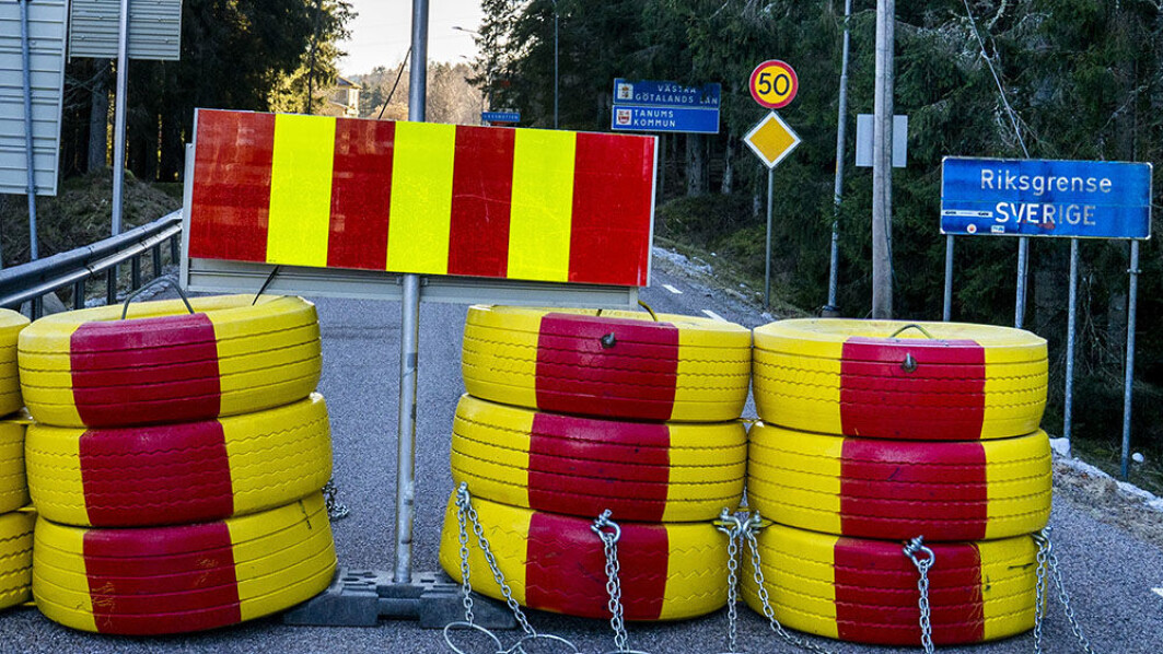Stengt: For første gang siden 50-taller er vi vitne til at grensen mellom Norge og Sverige er sperret for trafikk. Stengt: For første gang siden 50-taller er vi vitne til at grensen mellom Norge og Sverige er sperret for trafikk.