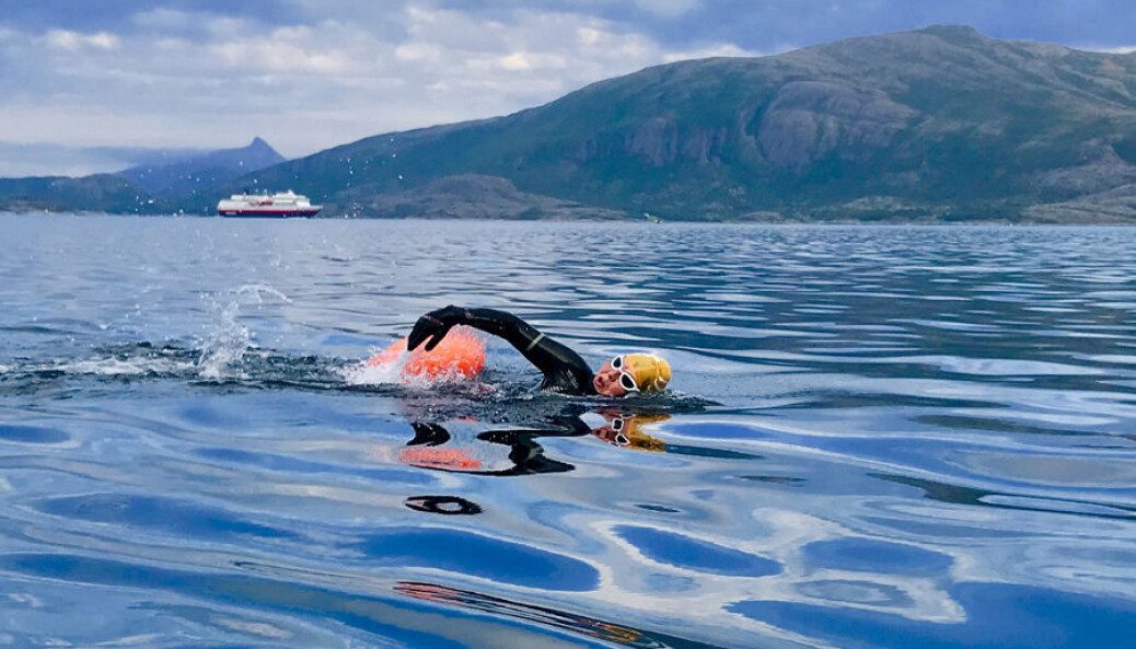 Forsker Tore Kristian Aune mener at svømming og livredning kan gjøres mer interessant og mer praktisk nyttig om den foregår utendørs. Her fra Leka i Trøndelag. Forsker Tore Kristian Aune mener at svømming og livredning kan gjøres mer interessant og mer praktisk nyttig om den foregår utendørs. Her fra Leka i Trøndelag.