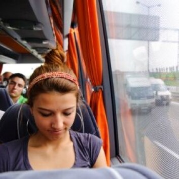 På bussen kan du sitte helt sitte stille og unngå kleine situasjoner. (Foto: iStockphoto) På bussen kan du sitte helt sitte stille og unngå kleine situasjoner. (Foto: iStockphoto)