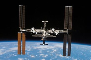 "Den internasjonale romstasjonen. Foto: NASA" "Den internasjonale romstasjonen. Foto: NASA"