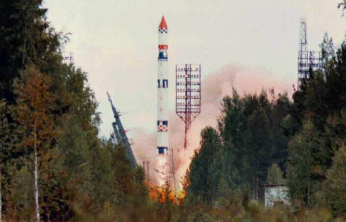 Ukarinsk Tsyklon-3-rakett skytes opp fra Plesetsk romhavn, 15. august 1991. (Foto: NASA) Ukarinsk Tsyklon-3-rakett skytes opp fra Plesetsk romhavn, 15. august 1991. (Foto: NASA)