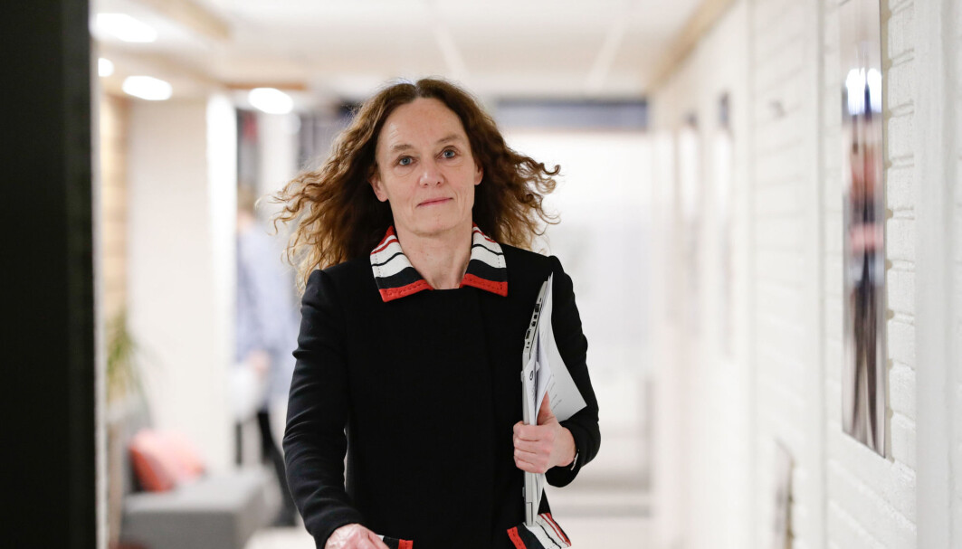 – Vi venter med en avgjørelse til neste uke. Vaksinasjonen med AstraZeneca vil fortsatt være på pause inntil vi har et mer fullstendig bilde av situasjonen, sier folkehelsedirektør Camilla Stoltenberg. – Vi venter med en avgjørelse til neste uke. Vaksinasjonen med AstraZeneca vil fortsatt være på pause inntil vi har et mer fullstendig bilde av situasjonen, sier folkehelsedirektør Camilla Stoltenberg.