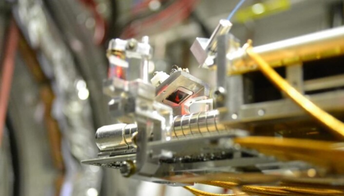 Her lages antihydrogen i eksperimentet AEgIS, i The Antimatter Factory i CERN. Her lages antihydrogen i eksperimentet AEgIS, i The Antimatter Factory i CERN.