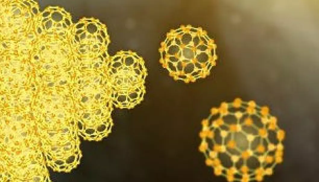 Fotballmolekyl i fast form oppdaga i rommet