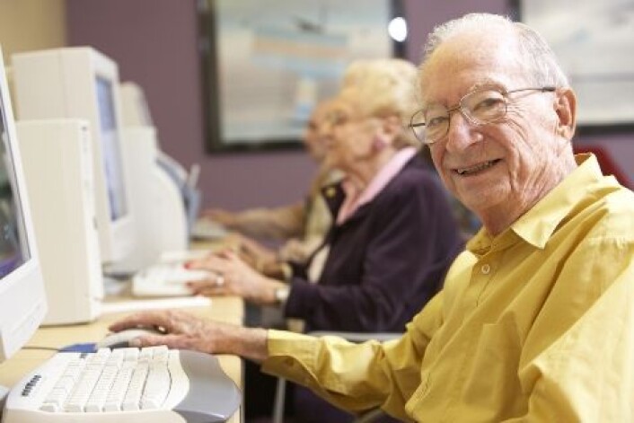 Eldre er med og tester ut brukervennligheten til ulike innloggingsmetoder. (Foto: Shutterstock) Eldre er med og tester ut brukervennligheten til ulike innloggingsmetoder. (Foto: Shutterstock)