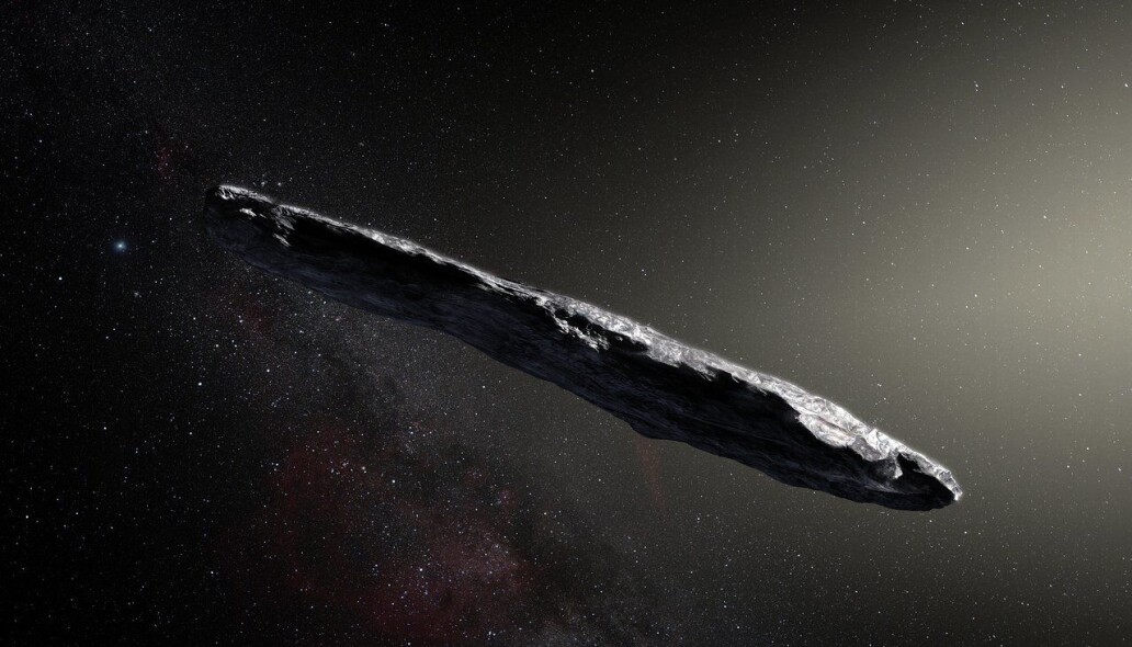 Slik ser en kunstner for seg at 'Oumuamua ser ut, hvis det er en naturlig asteroide. Den er rundt 400 meter lang, med en mørkerød farge. Slik ser en kunstner for seg at 'Oumuamua ser ut, hvis det er en naturlig asteroide. Den er rundt 400 meter lang, med en mørkerød farge.