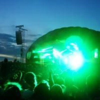Ifølge Paul Jensen har aldri Roskilde-festivalen opplevd akutte hørselsskader. Her spiller Kesi på den nye Apollo-scenen. (Foto: Jeppe Wojcik) Ifølge Paul Jensen har aldri Roskilde-festivalen opplevd akutte hørselsskader. Her spiller Kesi på den nye Apollo-scenen. (Foto: Jeppe Wojcik)