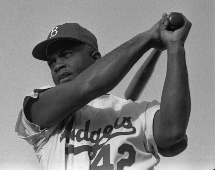 Jackie Robinson i Dodgers-uniform, 1954. (Foto: Look/US. Library of Congress, Wikimedia Commons) Jackie Robinson i Dodgers-uniform, 1954. (Foto: Look/US. Library of Congress, Wikimedia Commons)