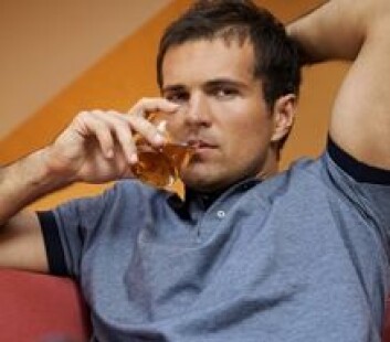 Rundt 15 prosent av de mannlige legene har et risikofylt alkoholforbruk. (Illustrasjonsfoto: Shutterstock) Rundt 15 prosent av de mannlige legene har et risikofylt alkoholforbruk. (Illustrasjonsfoto: Shutterstock)