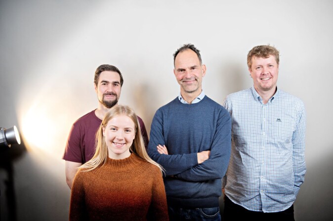 Forskerne ved Nofima som jobber mest med ramanspektroskopi er fra venstre Petter Velje Andersen, stipendiat Tiril Aurora Lintvedt, Jens Petter Wold og Nils Kristian Afseth. Forskerne ved Nofima som jobber mest med ramanspektroskopi er fra venstre Petter Velje Andersen, stipendiat Tiril Aurora Lintvedt, Jens Petter Wold og Nils Kristian Afseth.