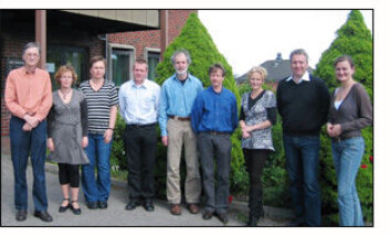 "Fra oppstartsmøtet til SunnGodGrønn. F. v. Gunnar Bengtsson (prosjektleder, Matforsk), Elin Kubberød (Matforsk), Jorunn Hansen (Norconserv AS), Espen Jørgensen (Medirest Norge AS), Wolfgang Bilger (Kiel Universitet, Tyskland), Jan Thomas Rosnes (Norconserv), Mona Berge Bjune (GRO Industrier AS, prosjektansvarlig), Anders Hellegaard (Gastronomisk Institutt AS), Kirsti Wettre Brønner (Fjordland AS)." "Fra oppstartsmøtet til SunnGodGrønn. F. v. Gunnar Bengtsson (prosjektleder, Matforsk), Elin Kubberød (Matforsk), Jorunn Hansen (Norconserv AS), Espen Jørgensen (Medirest Norge AS), Wolfgang Bilger (Kiel Universitet, Tyskland), Jan Thomas Rosnes (Norconserv), Mona Berge Bjune (GRO Industrier AS, prosjektansvarlig), Anders Hellegaard (Gastronomisk Institutt AS), Kirsti Wettre Brønner (Fjordland AS)."
