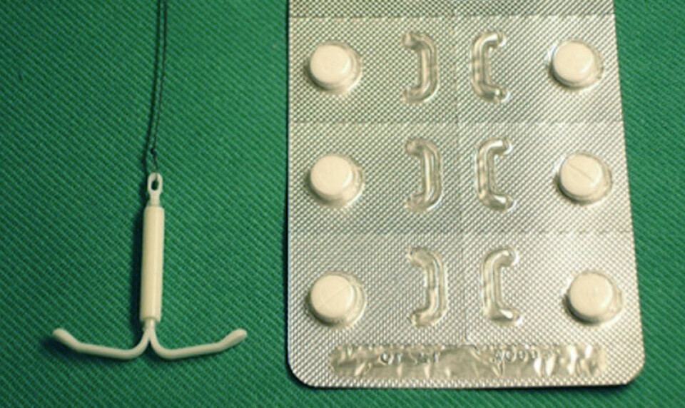 Hormonspiral og tabletter. (Foto: Anne Ørbo, Universitetet i Tromsø)