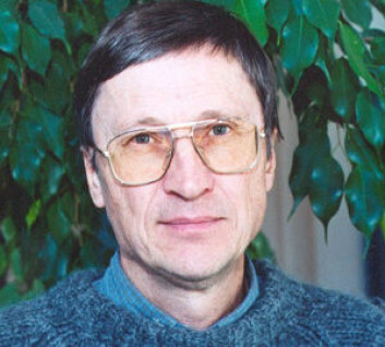 "- Mye tyder på at flavonoidene kan ha betydning for å hindre utvikling av kreft og hjerte- og karsykdommer, sier seniorforsker Gunnar Bengtsson." "- Mye tyder på at flavonoidene kan ha betydning for å hindre utvikling av kreft og hjerte- og karsykdommer, sier seniorforsker Gunnar Bengtsson."
