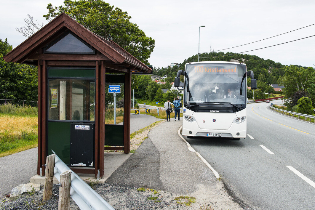 New research shows how line 100 between Kristiansand and Arendal can get more passengers. New research shows how line 100 between Kristiansand and Arendal can get more passengers.