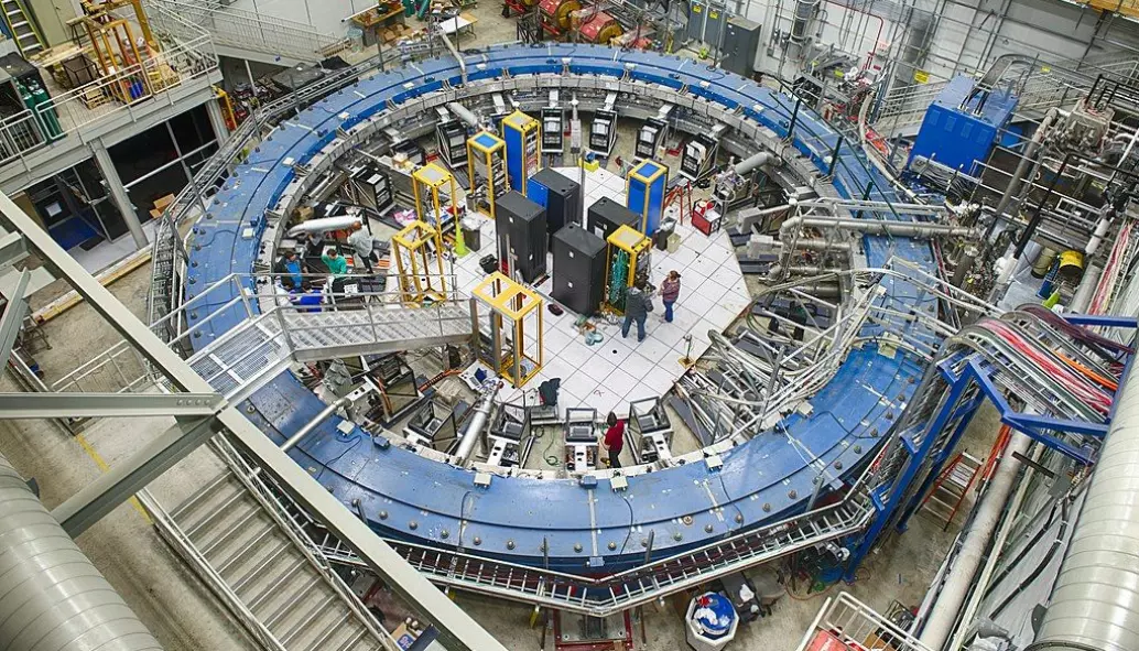 Muon g-2-eksperimentet ved Fermilab i USA.