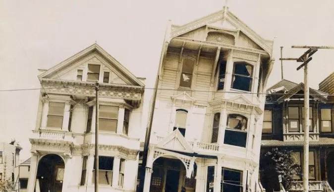 Wooden houses more often stand without collapsing - here from the earthquake in San Francisco on April 18, 1906.