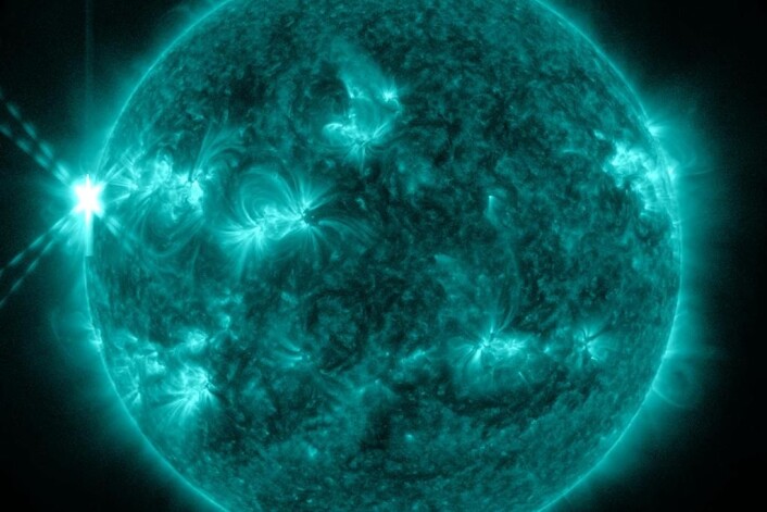Slik så det ut da den siste av totalt fire eksplosjoner på Solen sendte ut massive mengder stråling ut i verdensrommet onsdag morgen. (Foto: NASA/SDO/AIA) Slik så det ut da den siste av totalt fire eksplosjoner på Solen sendte ut massive mengder stråling ut i verdensrommet onsdag morgen. (Foto: NASA/SDO/AIA)