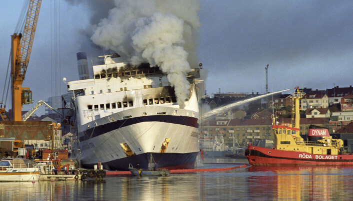 I alt 159 mennesker døde i 1990 i den påsatte brannen om bord på skipet Scandinavian Star på vei fra Oslo til Danmark. Selskapet som eide skipet var registrert på Bahamas. I alt 159 mennesker døde i 1990 i den påsatte brannen om bord på skipet Scandinavian Star på vei fra Oslo til Danmark. Selskapet som eide skipet var registrert på Bahamas.