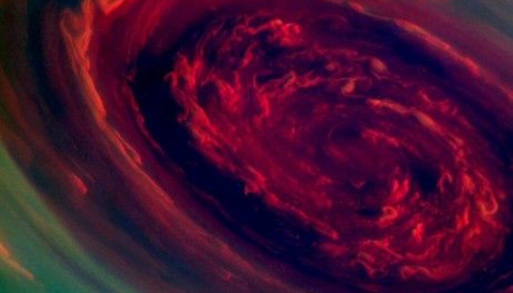 Orkan på Saturn forbløffer forskere